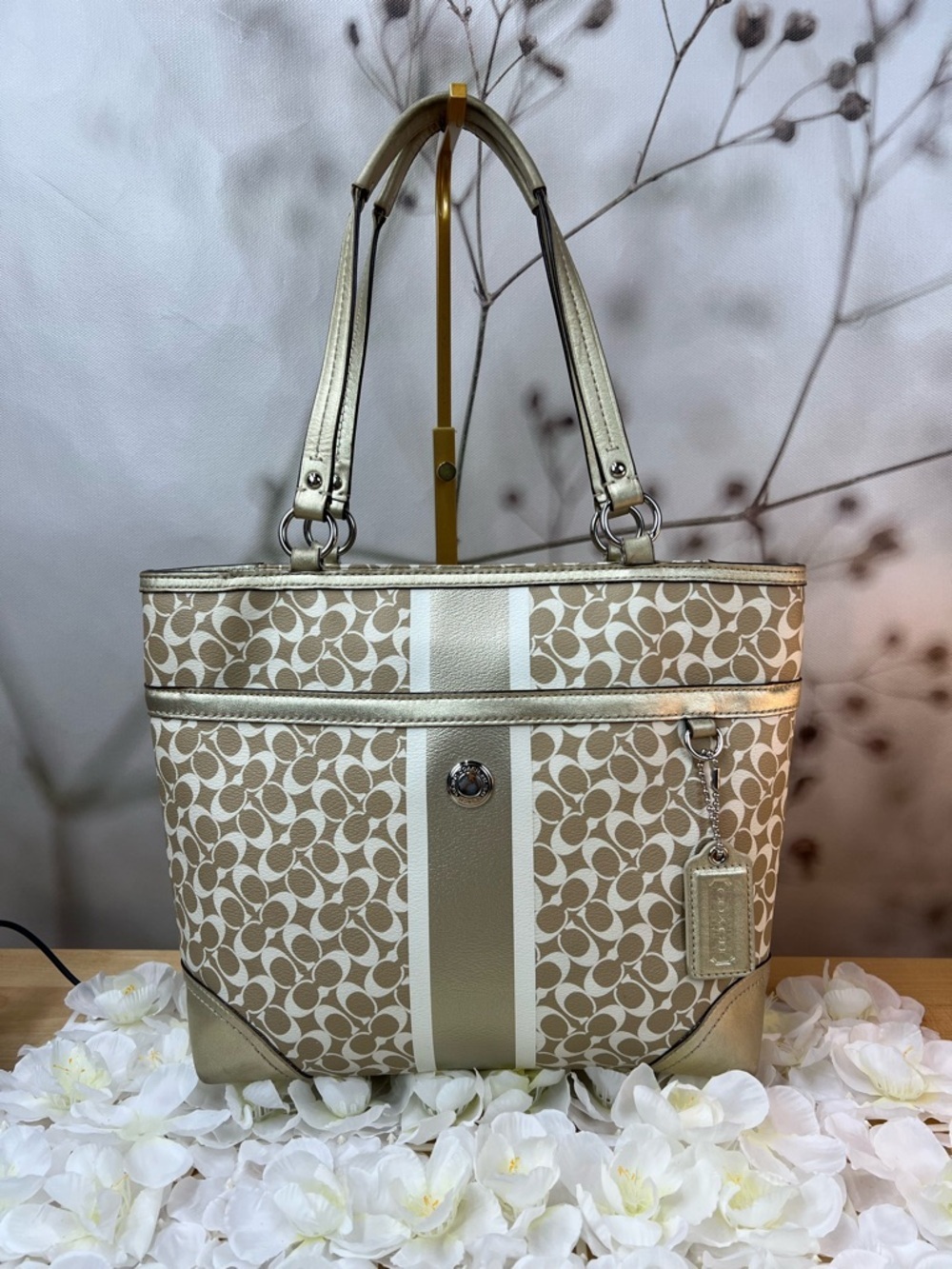 COACH Chealsea Heritage Stripe C Monogramed Beige Cream Purse